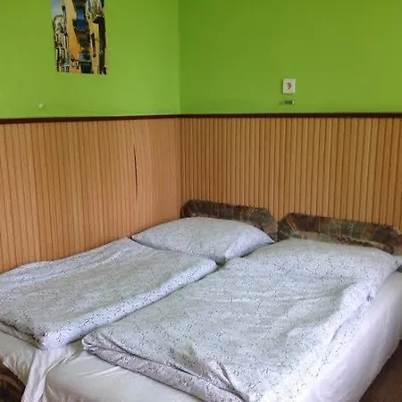 فندق مبيت وإفطار Part Vendeghaz *